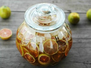 Mẹo chữa ho bằng chanh đào ngâm mật ong